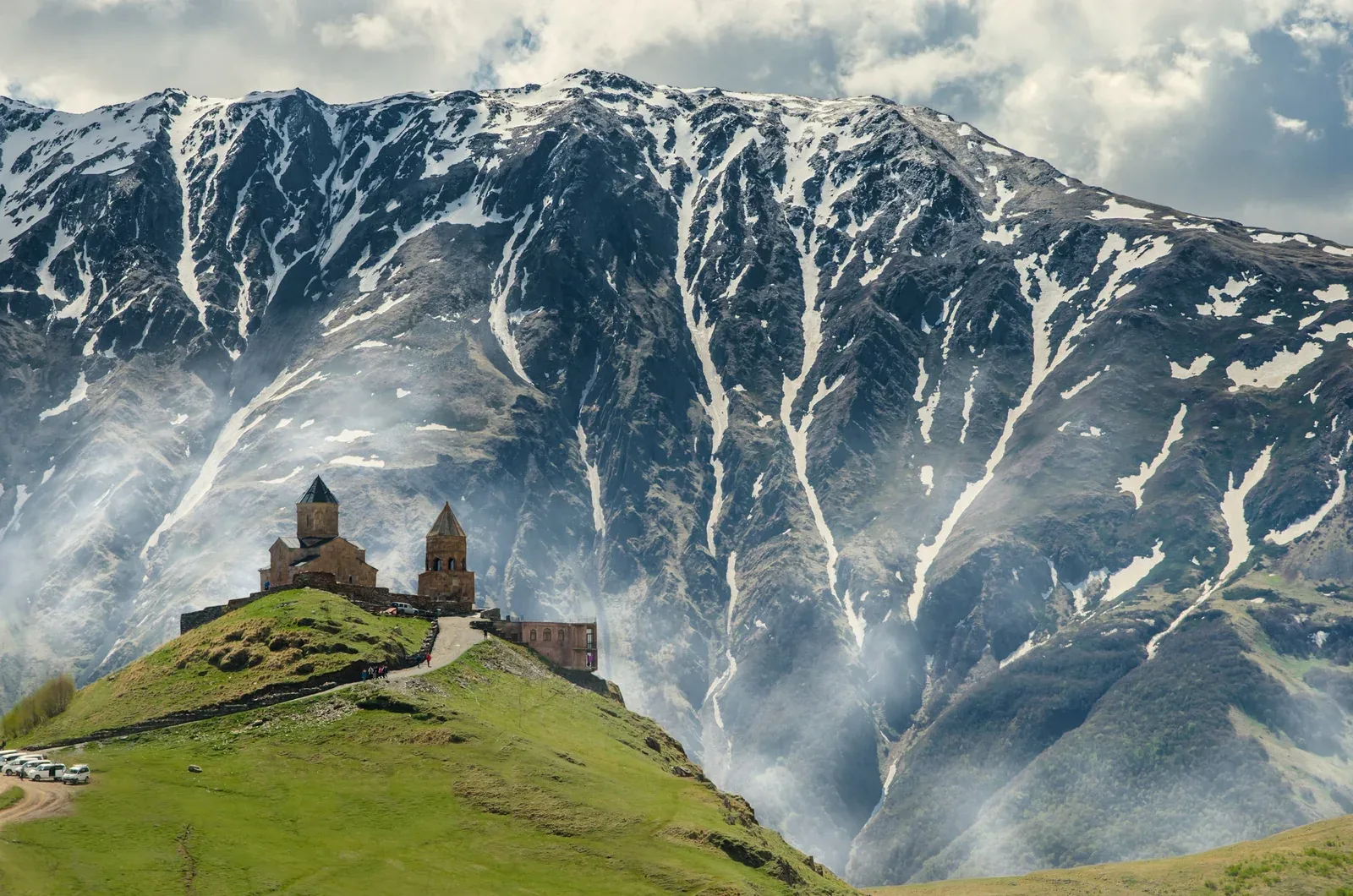 Berge in Georgien, einfachster Einstieg ins Offshore-Banking