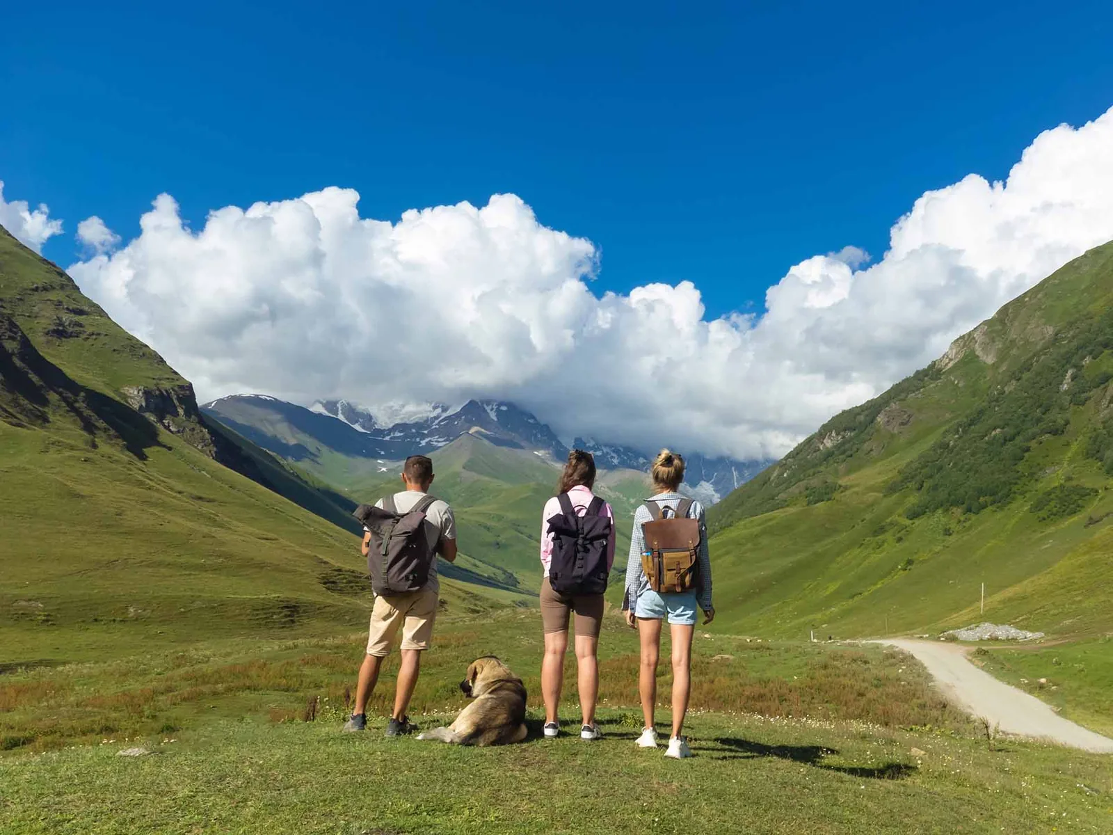 Where to emigrate with little money? 10 countries + tips
