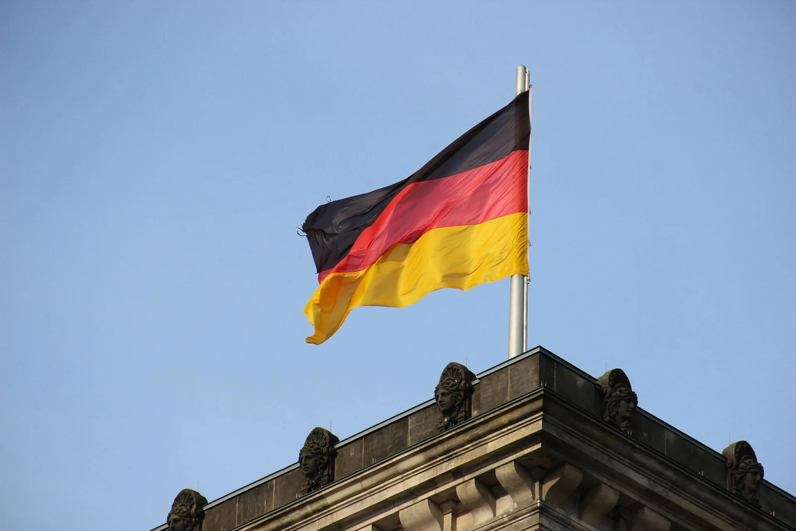 Deregistering from Germany: Procedure, Checklist, and Tips