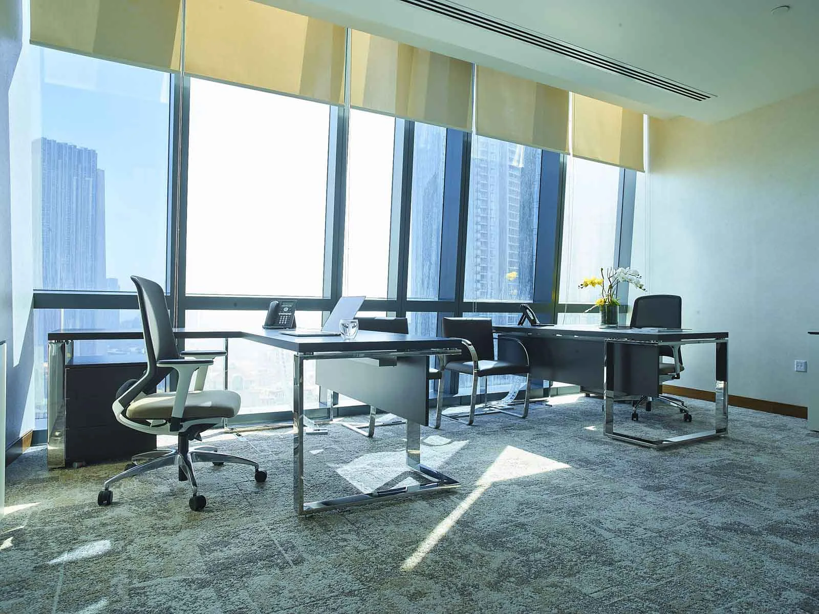 Starting a Company in Dubai: Advantages, Requirements, Procedure & Costs