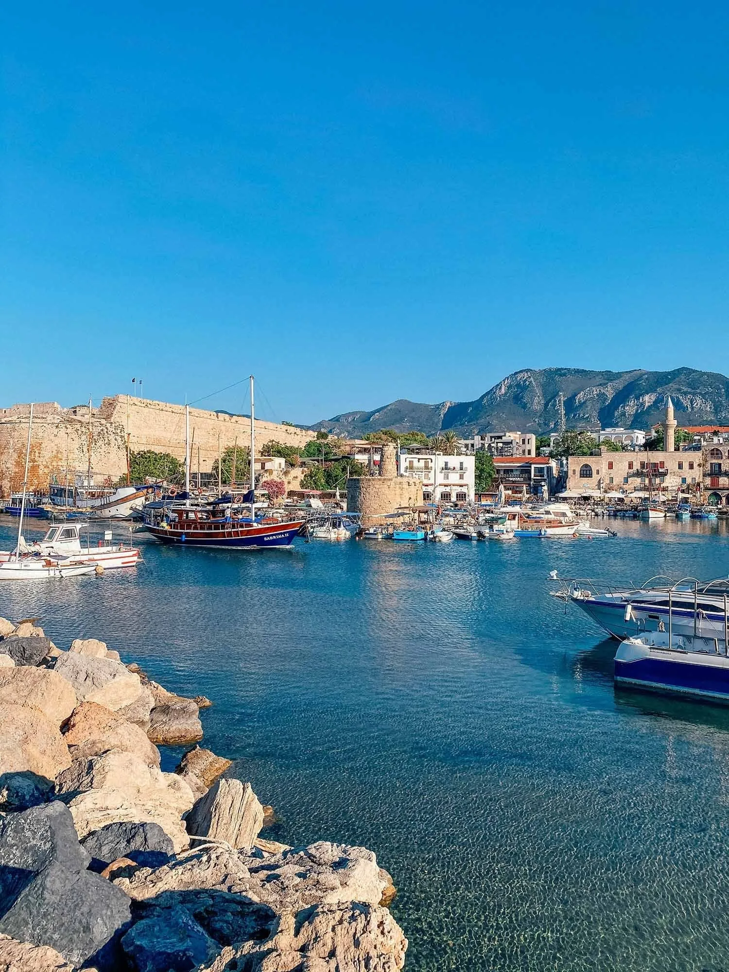Moving to Cyprus: Pros & Cons, Procedure + Tips