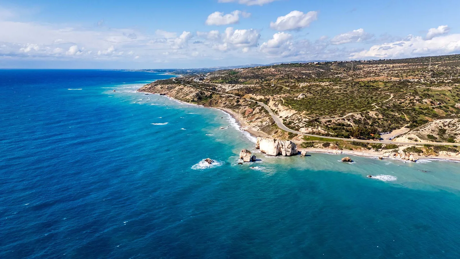 Moving to Cyprus: Pros & Cons, Procedure + Tips