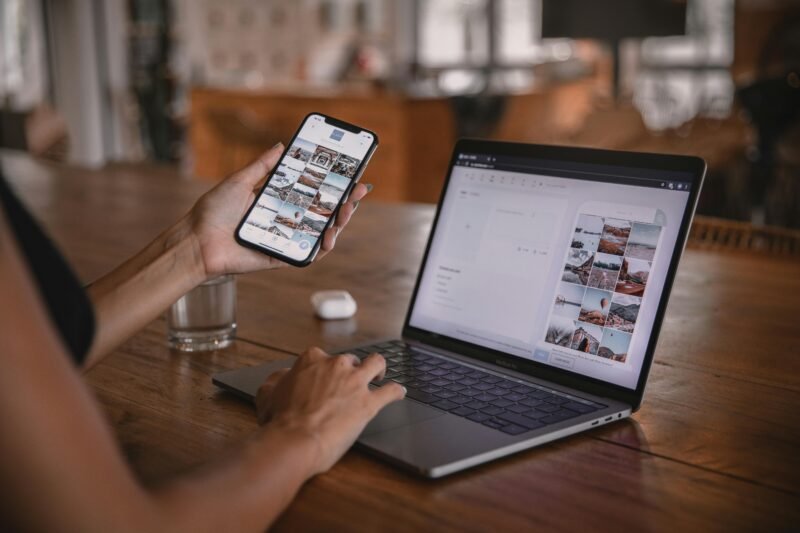 influencer trabajando