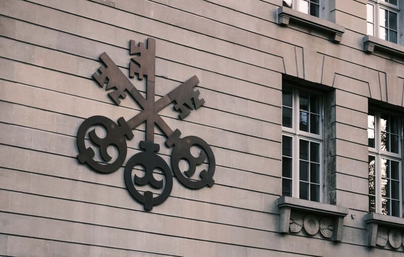 ubs bank sign